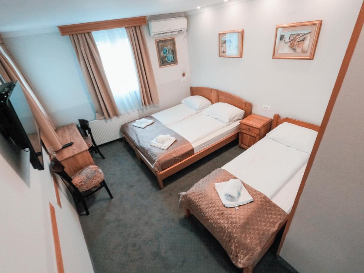 Hotel Pansion Stari Grad SJJ Exterior foto