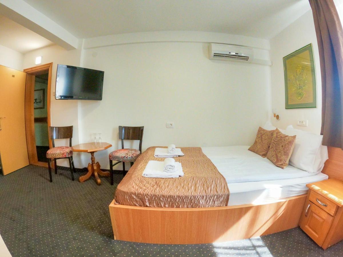 Hotel Pansion Stari Grad SJJ Exterior foto