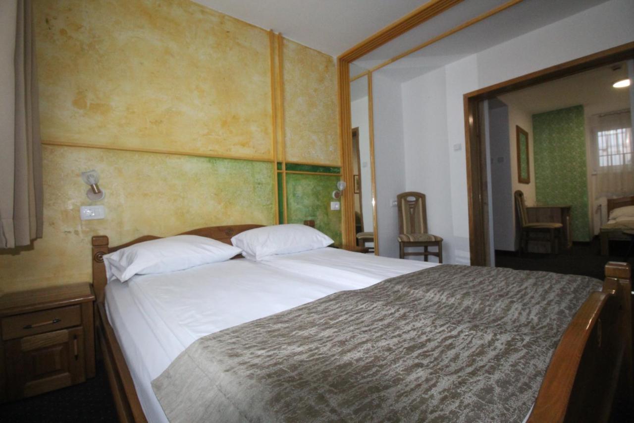 Hotel Pansion Stari Grad SJJ Exterior foto