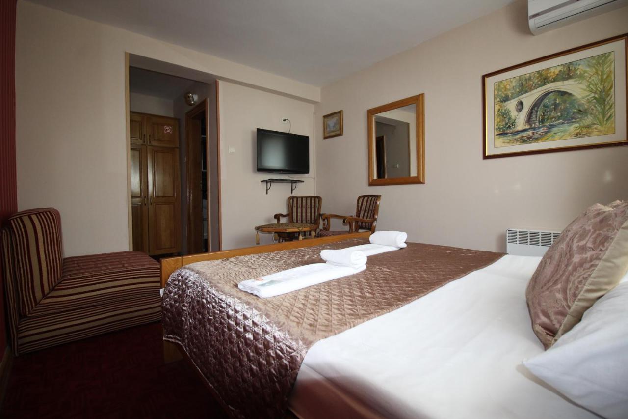 Hotel Pansion Stari Grad SJJ Exterior foto